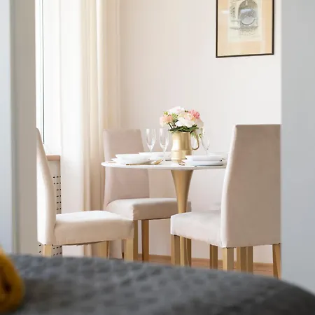 Greenpoint Hoza Varşova